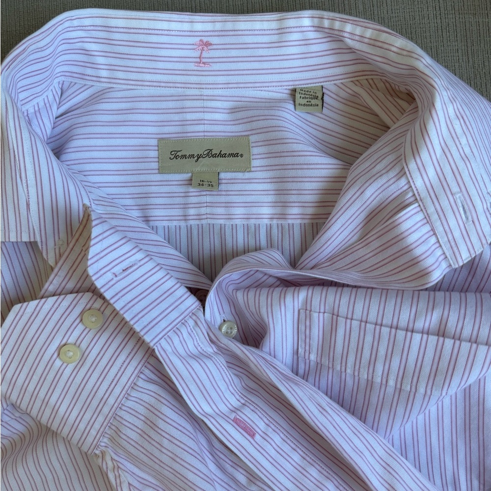VTG Tommy Bahama Men's Shirt in Pink and White Stripes